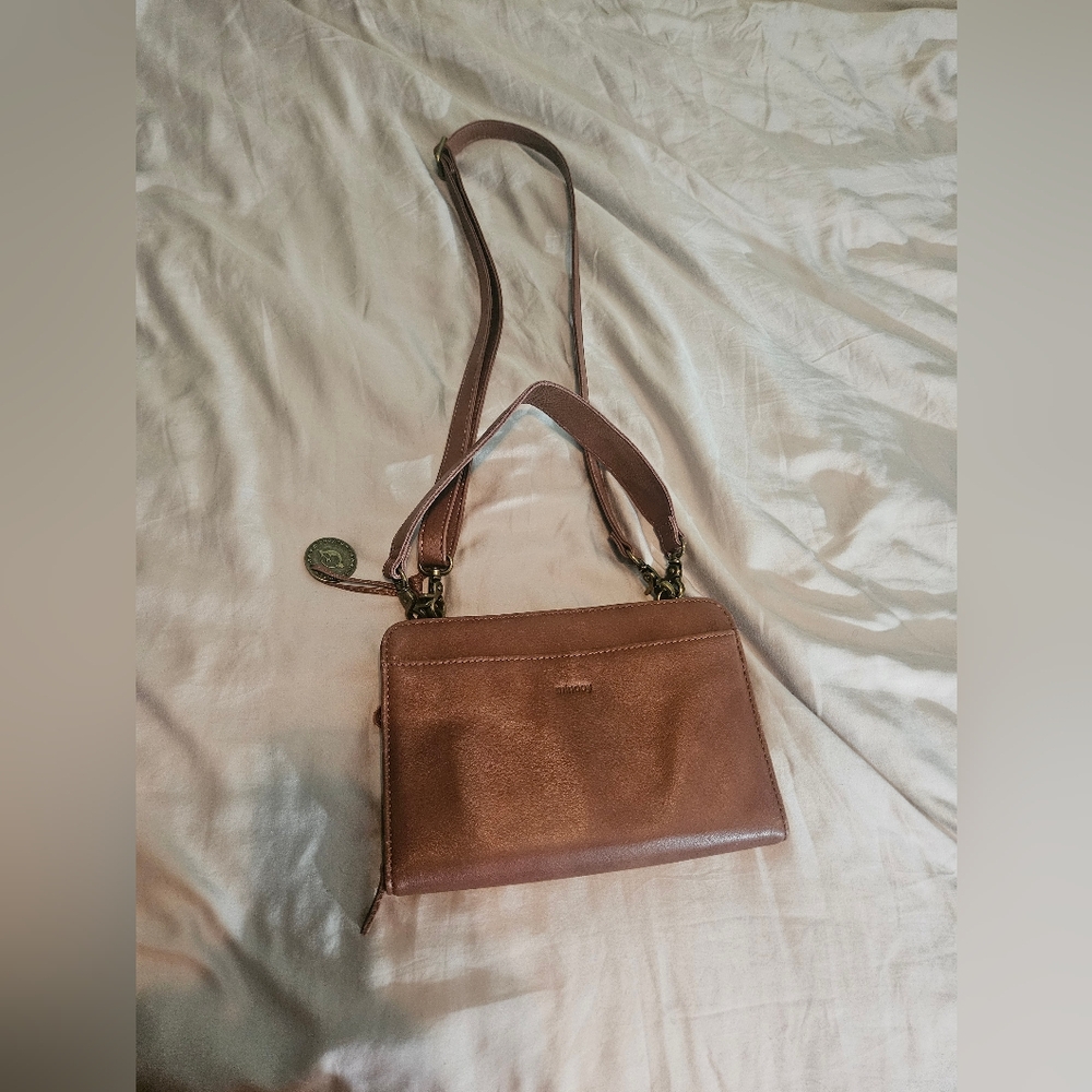 Leather Crossbody Bag in Brown - Classic Everyday Style